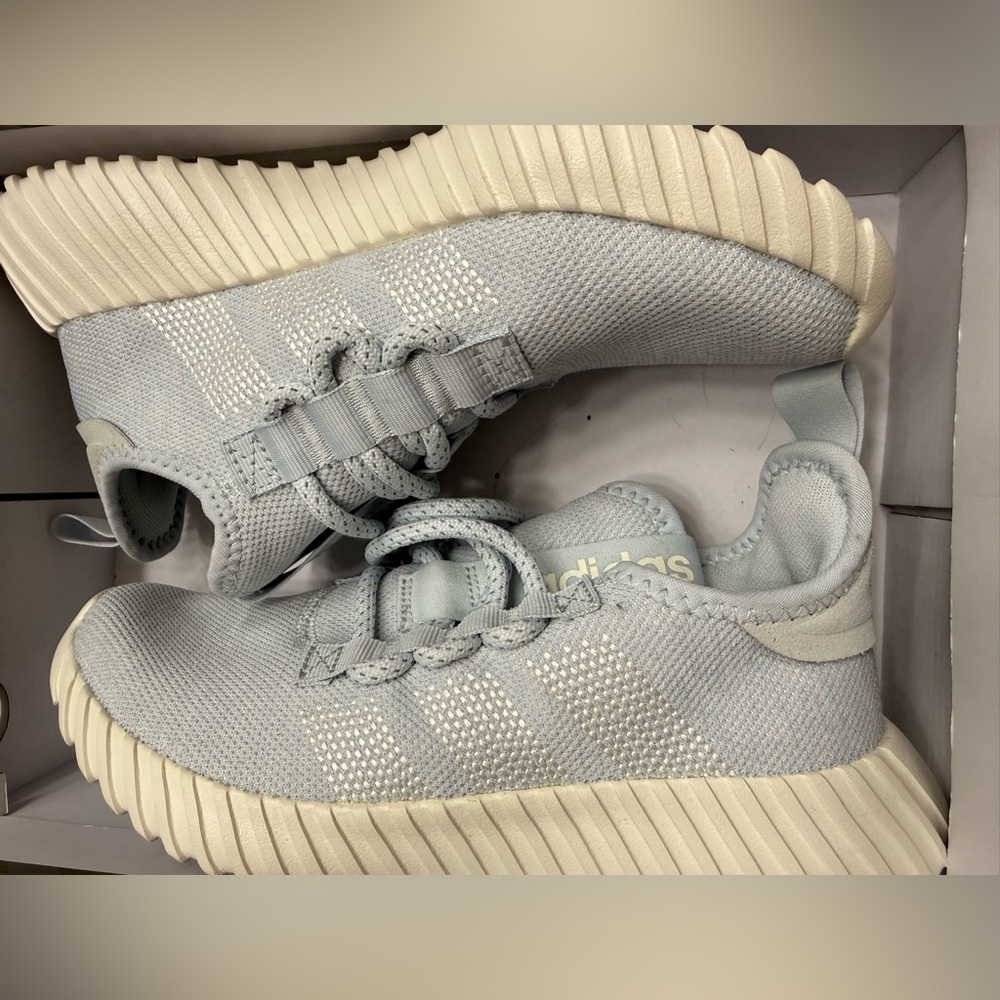Adidas Lightmotion Knit Sneakers – Women’s Size 5 (EU 36) – Light Gray